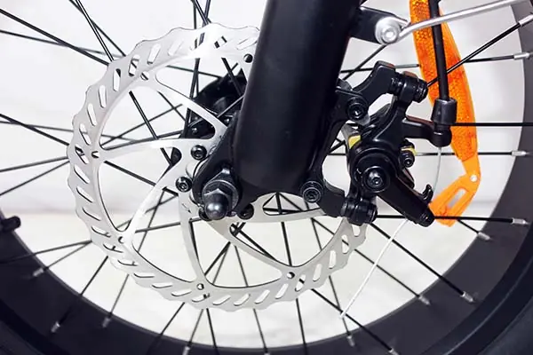 Hydraulic Disc Brake on E-Bike A hydraulic disc brake system on a mountain e-bike.