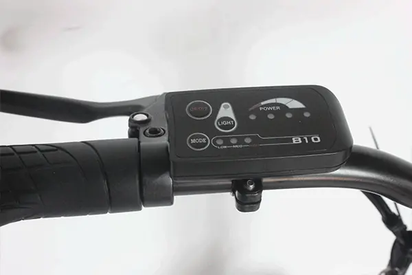Cost-Effective LED Display for Wholesale E-Bikes A close-up of a simple LED e-bike display showing battery level
